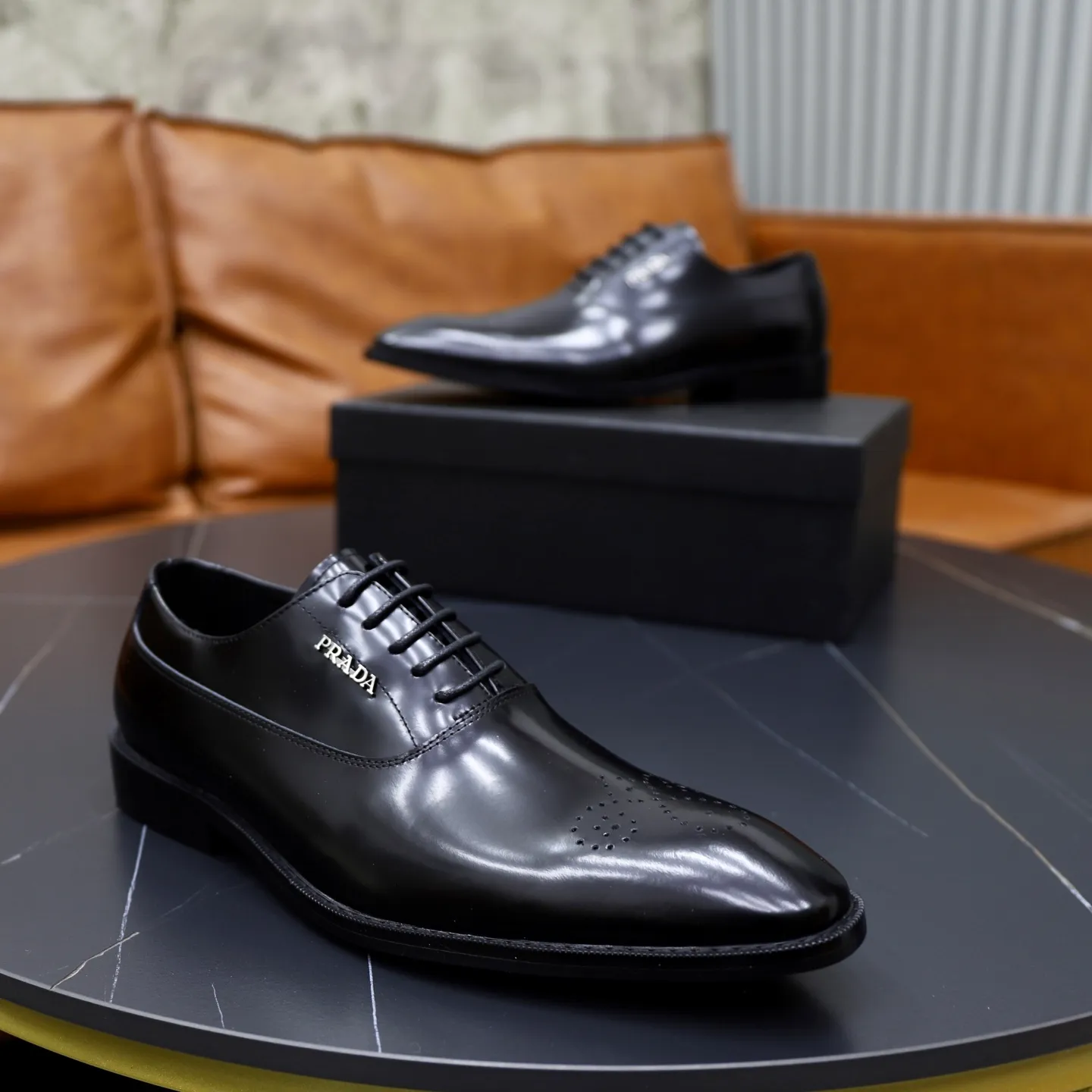 Ex-factory price: 540💰🙅‍♂️🙅‍♂️🙅‍♂️ Brand: PRADA Standard code: Men's code 38-44 (45 can be customized) Grade: Same style as the official website Original order quality Material: Original cowhide surface Comfortable cowhide lining Original outsole Style category: Men's fashionable casual leather shoes Distinguished big-name luxury elements Top luxury Color: actual picture color